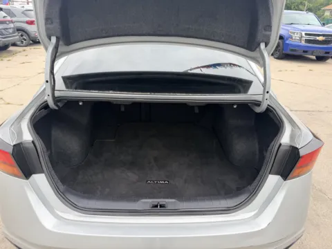 More photos of 2021 Nissan Altima 2.5 SV at OG Auto Finance, IN