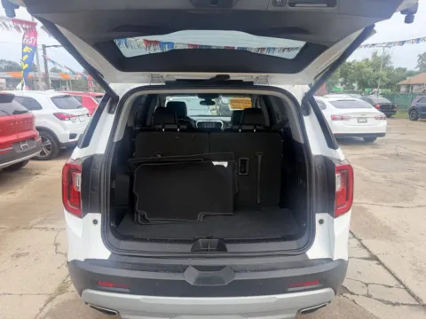 More photos of 2023 GMC Acadia SLT at OG Auto Finance, IN