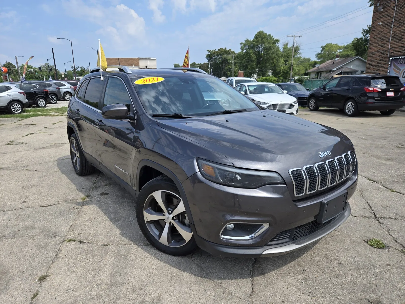 Gray 2021 JEEP CHEROKEE LIMITED for sale in Gary, IN