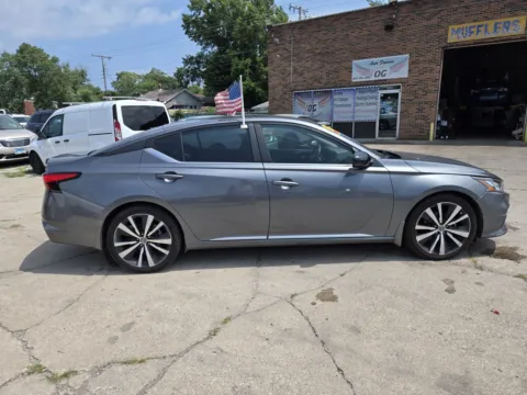 Another view of 2020 Nissan Altima 2.5 SR for sale in Gary, IN at OG Auto Finance