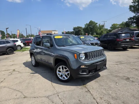Silver 2018 Jeep Renegade Latitude for sale in Gary, IN