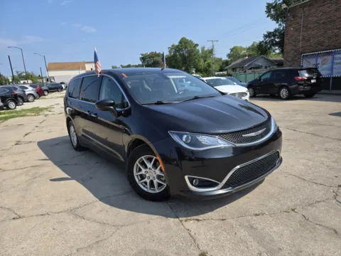 Black 2020 Chrysler Pacifica Touring for sale in Gary, IN