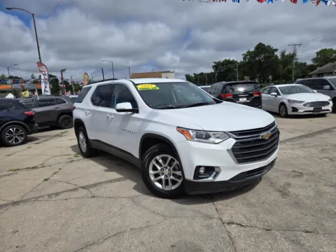 White 2019 Chevrolet Traverse LT Cloth for sale in Gary, IN