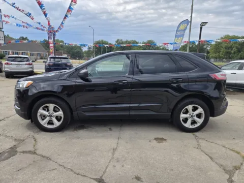 Another view of 2021 Ford Edge SE for sale in Gary, IN at OG Auto Finance