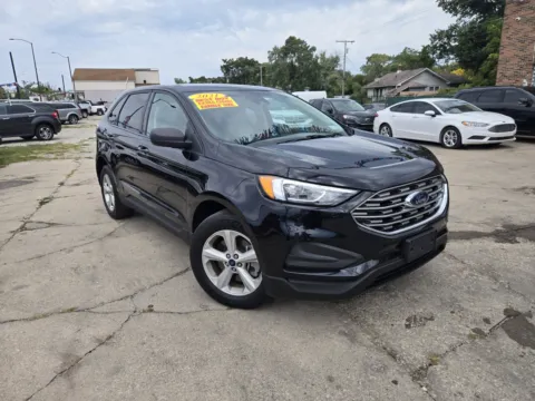 Black 2021 Ford Edge SE for sale in Gary, IN