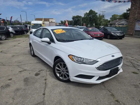 White 2017 Ford Fusion SE for sale in Gary, IN