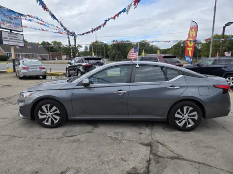 Another view of 2020 Nissan Altima 2.5 S for sale in Gary, IN at OG Auto Finance