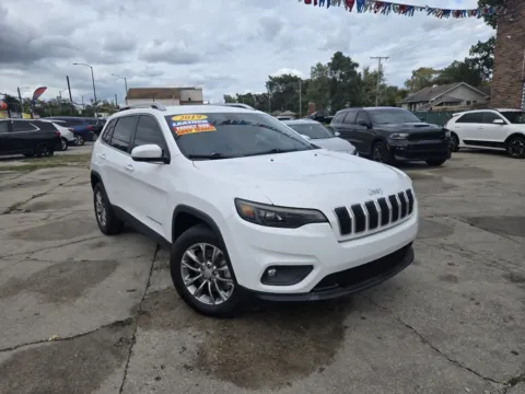White 2019 Jeep Cherokee Latitude Plus for sale in Gary, IN