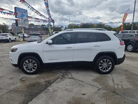 Another view of 2019 Jeep Cherokee Latitude Plus for sale in Gary, IN at OG Auto Finance