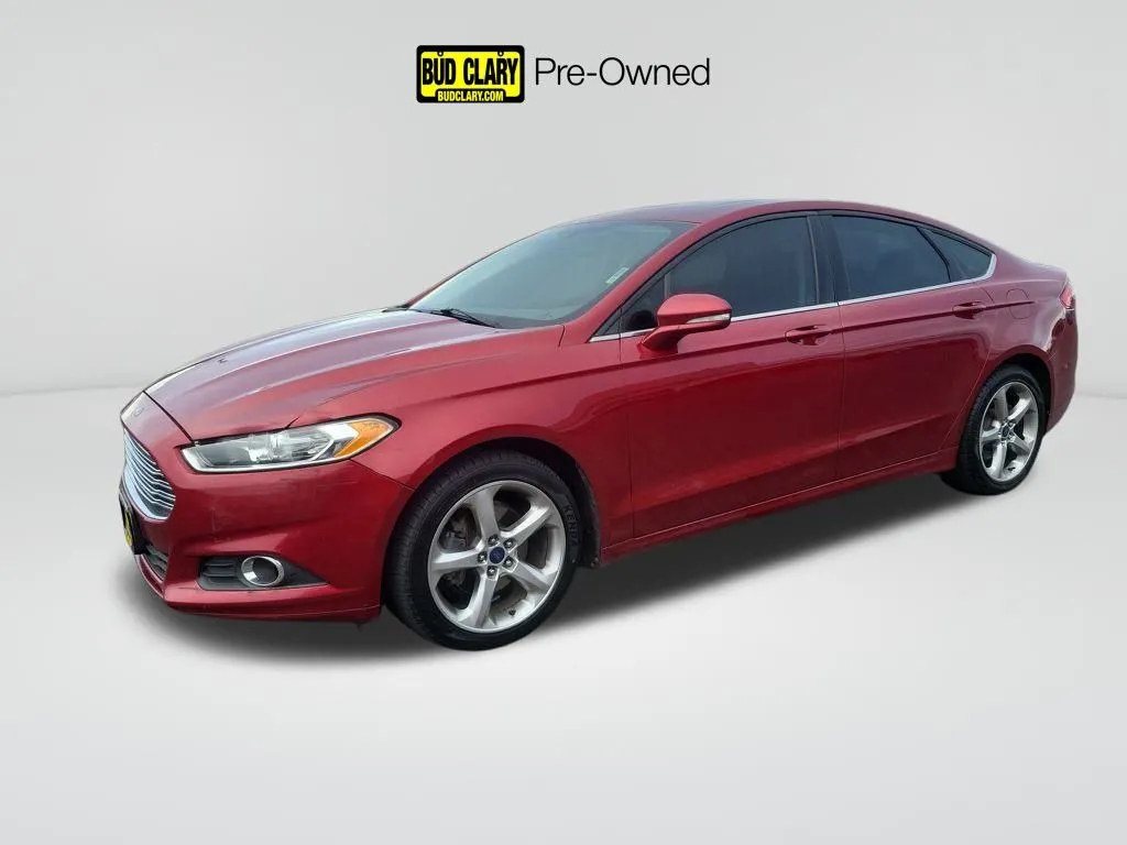 Red 2014 Ford Fusion SE for sale in Moses Lake, WA