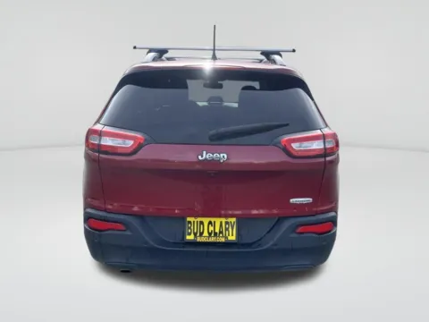 More photos of 2017 Jeep Cherokee Latitude at Bud Clary Ford of Moses Lake, WA