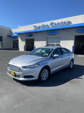 Silver 2016 Ford Fusion S for sale in Moses Lake, WA