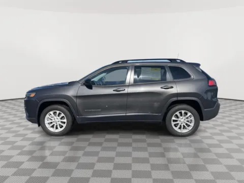 Photos of 2022 Jeep Cherokee Latitude Lux for sale in Moses Lake, WA at Ford of Moses Lake