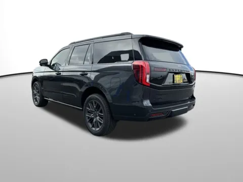 Another view of 2025 Ford Expedition Platinum for sale in Moses Lake, WA at Ford of Moses Lake