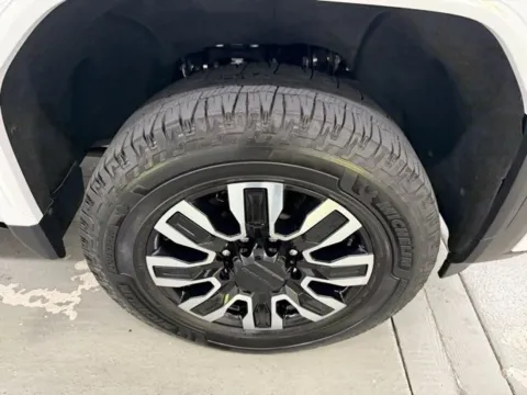 More photos of 2024 GMC Sierra 2500HD Denali Ultimate at Woody Folsom Chevrolet GMC, GA