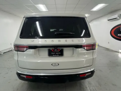 More photos of 2022 Jeep Wagoneer Series I at Woody Folsom Chevrolet GMC, GA
