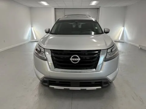 Photos of 2024 Nissan Pathfinder SL for sale in Baxley, GA at Woody Folsom Chevrolet GMC