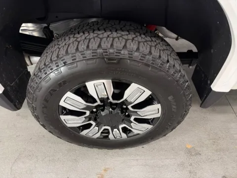 More photos of 2025 GMC Sierra 2500HD Denali at Woody Folsom Chevrolet GMC, GA