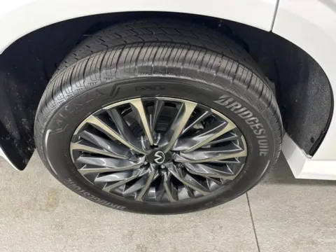 More photos of 2026 INFINITI QX80 AUTOGRAPH at Woody Folsom Chevrolet GMC, GA