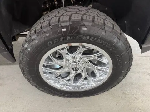 More photos of 2022 GMC Sierra 2500HD AT4 at Woody Folsom Chevrolet GMC, GA