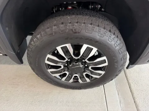 More photos of 2024 GMC Sierra 2500 HD Denali Ultimate at Woody Folsom Chevrolet GMC, GA