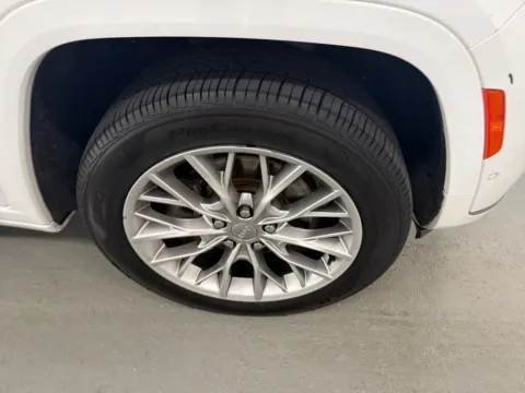 More photos of 2023 Jeep Grand Cherokee L Summit at Woody Folsom Chevrolet GMC, GA