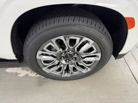 More photos of 2023 GMC Yukon Denali Ultimate at Woody Folsom Chevrolet GMC, GA