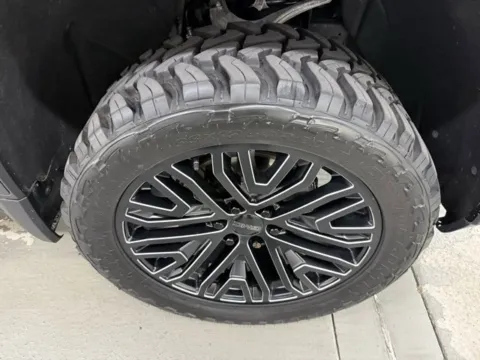 More photos of 2021 GMC Sierra 1500 AT4 at Woody Folsom Chevrolet GMC, GA