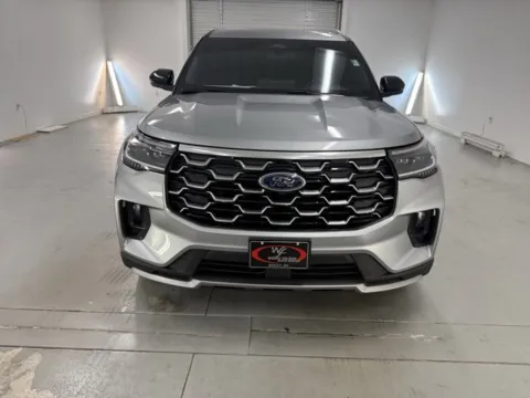Photos of 2025 Ford Explorer Platinum for sale in Baxley, GA at Woody Folsom Chevrolet GMC