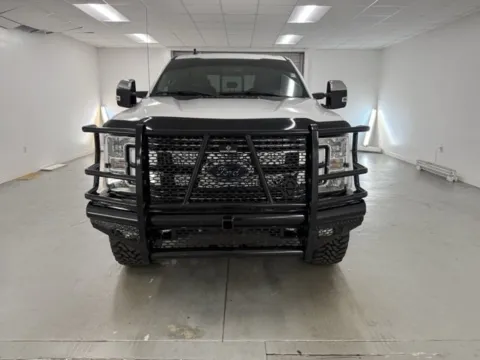 Photos of 2019 Ford Super Duty F-250 SRW LARIAT for sale in Baxley, GA at Woody Folsom Chevrolet GMC