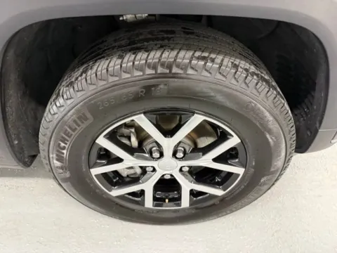 More photos of 2023 Jeep Grand Cherokee L Limited at Woody Folsom CDJR of Baxley, GA