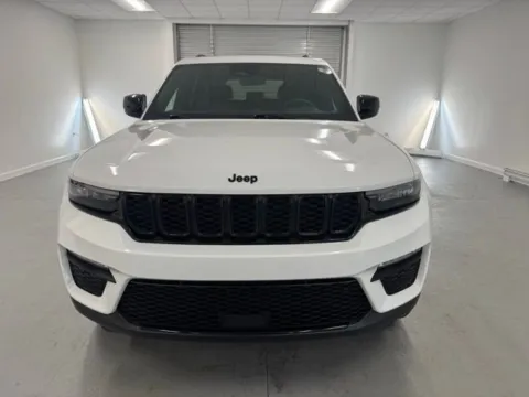 Photos of 2025 Jeep Grand Cherokee Limited for sale in Baxley, GA at Woody Folsom CDJR of Baxley