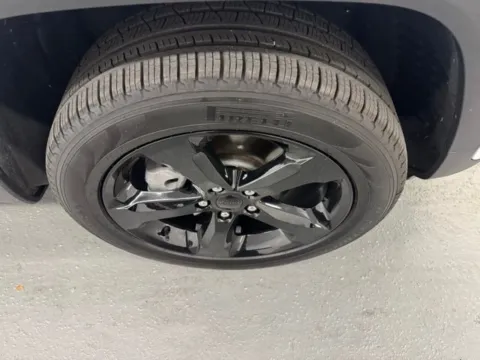 More photos of 2025 Jeep Grand Cherokee Limited at Woody Folsom CDJR of Baxley, GA