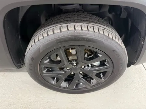 More photos of 2023 Jeep Renegade Altitude at Woody Folsom CDJR of Baxley, GA