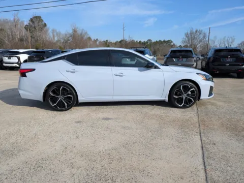 Another view of 2023 Nissan Altima 2.5 SR for sale in Baxley, GA at Woody Folsom CDJR of Baxley