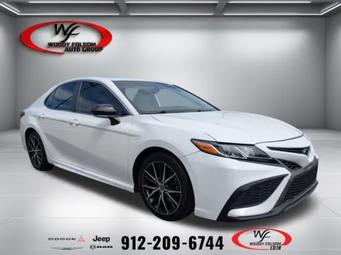 White 2023 Toyota Camry SE for sale in Baxley, GA