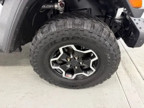 More photos of 2021 Jeep Gladiator Rubicon at Woody Folsom CDJR of Baxley, GA