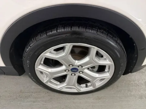 More photos of 2019 Ford Escape Titanium at Woody Folsom CDJR of Baxley, GA