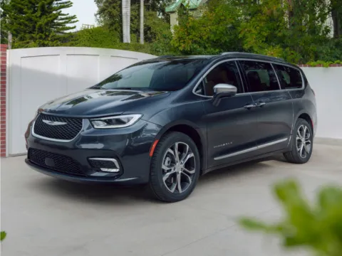 Gray 2022 Chrysler Pacifica Pinnacle for sale in Baxley, GA