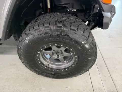 More photos of 2023 Jeep Gladiator Rubicon at Woody Folsom CDJR of Baxley, GA