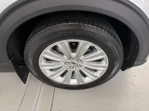 More photos of 2024 Ford Explorer Limited at Woody Folsom CDJR of Baxley, GA