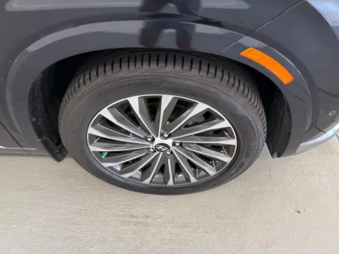 More photos of 2024 Hyundai Palisade Calligraphy at Woody Folsom CDJR of Baxley, GA