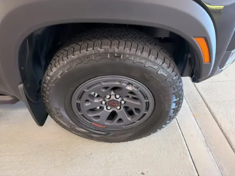 More photos of 2025 Nissan Frontier PRO-4X at Woody Folsom CDJR of Baxley, GA