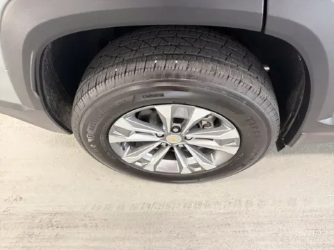 More photos of 2025 Chevrolet Equinox FWD LT at Woody Folsom CDJR of Baxley, GA