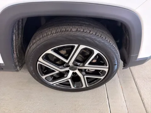 More photos of 2025 Jeep Compass Limited at Woody Folsom CDJR of Baxley, GA