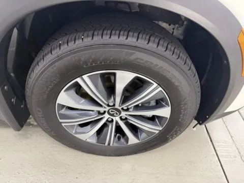 More photos of 2025 INFINITI QX60 PURE at Woody Folsom CDJR of Baxley, GA