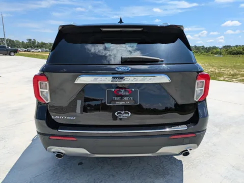 More photos of 2024 Ford Explorer Limited at Woody Folsom CDJR of Baxley, GA