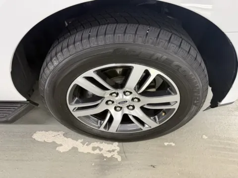 More photos of 2024 Ford Expedition Max Limited at Woody Folsom CDJR of Baxley, GA