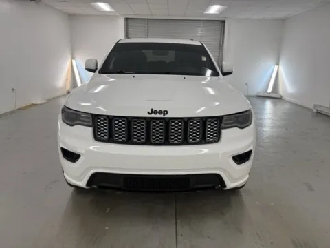 Photos of 2022 Jeep Grand Cherokee WK Laredo X for sale in Baxley, GA at Woody Folsom CDJR of Baxley
