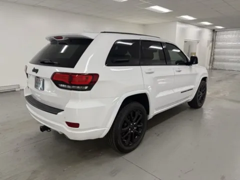 More photos of 2022 Jeep Grand Cherokee WK Laredo X at Woody Folsom CDJR of Baxley, GA